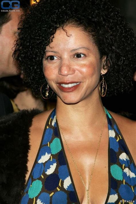 gloria reuben nude